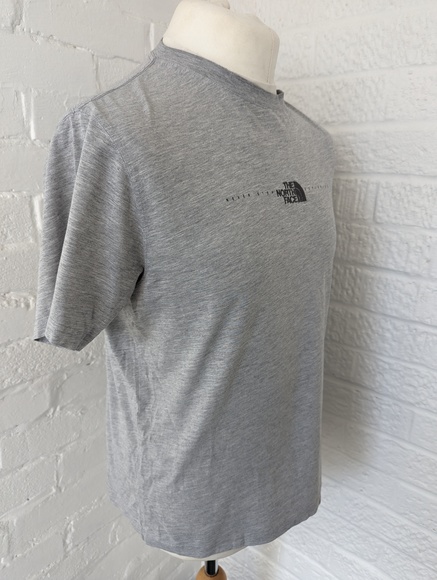 Retro The North Face Crew Neck T Shirt - Size M - Grey - Cotton - P2P 22" - Picture 3 of 7